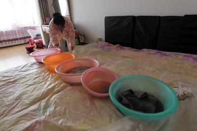 绍兴楼上漏水，住户失联，小区没物管，业主维权难！律师来支招……